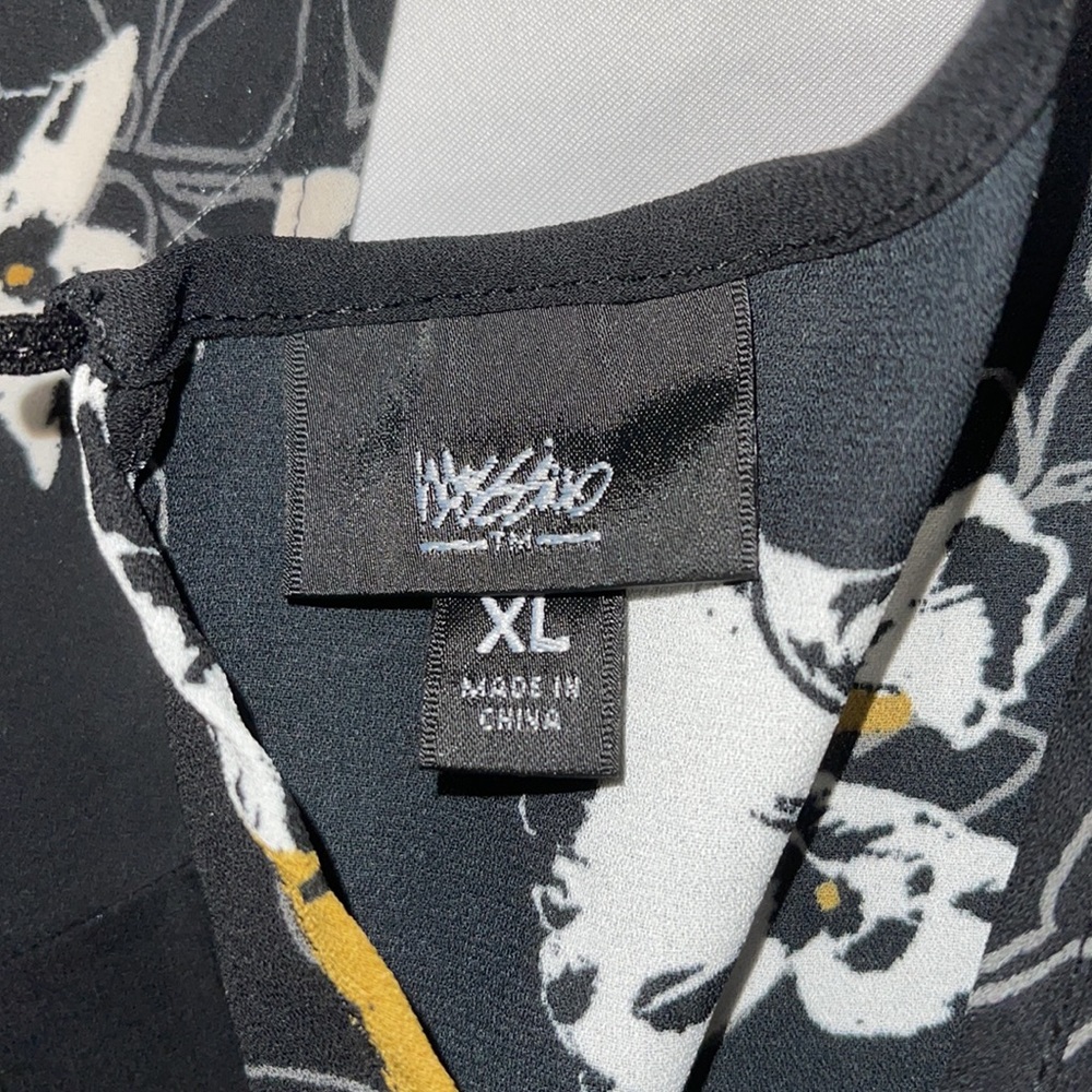 Mossimo Blouse - Picture 3 of 3
